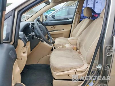 Zdjęcie 7 z 13 samochodu: 2009 KIA RONDO BASE VIN:KNAFG528X97275317 - miniatura