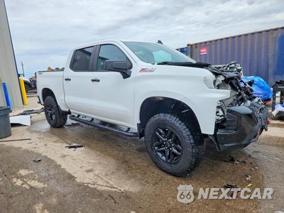 Czwarte zdjęcie samochodu z boku: 2021 CHEVROLET SILVERADO K1500 LT TRAIL BOSS VIN:3GCPYFED1MG368727 - miniatura