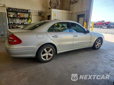 Trzecie zdjęcie samochodu z tyłu: 2003 MERC E320 VIN:WDBUF65J63A215304 - miniatura