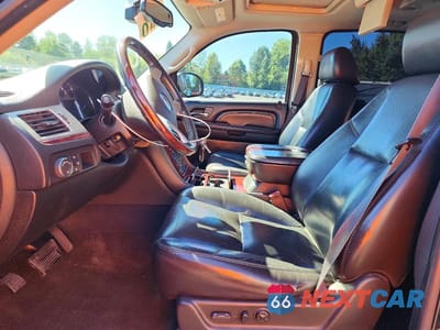 Zdjęcie 7 z 12 samochodu: 2007 CADILLAC ESCALADE ESV VIN:1GYFK66827R264602 - miniatura