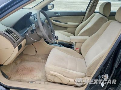 Zdjęcie 7 z 12 samochodu: 2004 HONDA ACCORD LX VIN:1HGCM56384A109419 - miniatura