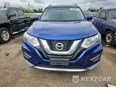 Piąte zdjęcie samochodu w środku: 2017 NISSAN ROGUE SV VIN:KNMAT2MV2HP502489 - miniatura
