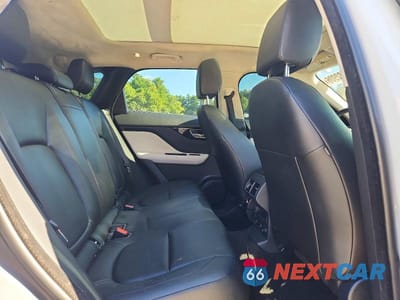 Zdjęcie 11 z 13 samochodu: 2019 JAGUAR F-PACE VIN:SADCS2FX4KA364933 - miniatura