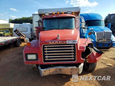 Piąte zdjęcie samochodu w środku: 1997 MACK RD600 DUMP TRUCK VIN:1M2P267C2VM032116 - miniatura