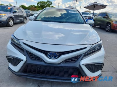 Piąte zdjęcie samochodu w środku: 2024 TOYOTA CAMRY HYBRID SE VIN:4T1S31AK2RU060692 - miniatura