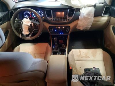 Zdjęcie 8 z 13 samochodu: 2017 HYUNDAI TUCSON SE VIN:KM8J3CA40HU430092 - miniatura