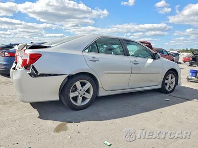 Trzecie zdjęcie samochodu z tyłu: 2013 TOYOTA CAMRY SE VIN:4T1BF1FK1DU701114 - miniatura