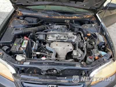 Zdjęcie 11 z 12 samochodu: 2002 HONDA ACCORD EX VIN:1HGCG32562A008556 - miniatura