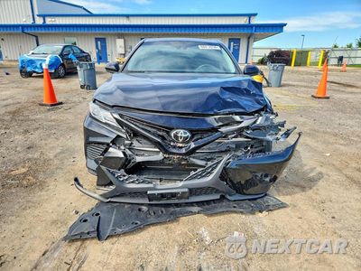 Piąte zdjęcie samochodu w środku: 2018 TOYOTA CAMRY SE VIN:4T1B11HK9JU660500 - miniatura