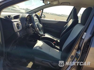 Zdjęcie 7 z 12 samochodu: 2012 TOYOTA YARIS 5-DOOR LE VIN:JTDKTUD36CD517294 - miniatura