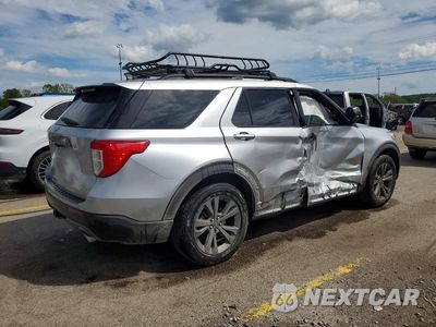 Trzecie zdjęcie samochodu z tyłu: 2021 FORD EXPLORER XLT VIN:1FMSK8DH5MGA94029 - miniatura