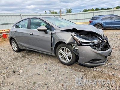 Czwarte zdjęcie samochodu z boku: 2018 CHEVROLET CRUZE LT VIN:3G1BE6SM9JS600399 - miniatura