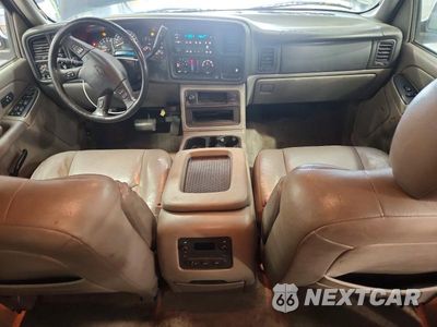 Zdjęcie 8 z 13 samochodu: 2005 CHEVROLET SUBURBAN K1500 VIN:1GNFK16Z25J261526 - miniatura