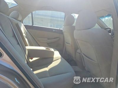 Zdjęcie 10 z 12 samochodu: 2006 HONDA ACCORD LX VIN:1HGCM56476A016032 - miniatura