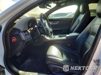 Zdjęcie 7 z 12 samochodu: 2016 JAGUAR XF R - SPORT VIN:SAJBF4BV5GCY16283 - miniatura