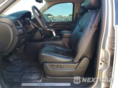 Zdjęcie 7 z 13 samochodu: 2014 GMC YUKON DENALI VIN:1GKS1EEF4ER163726 - miniatura