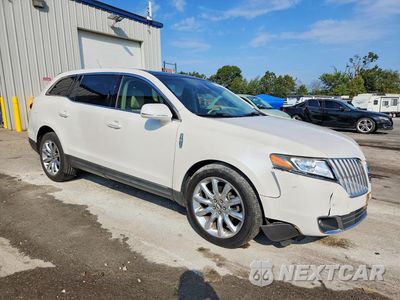 Czwarte zdjęcie samochodu z boku: 2010 LINCOLN MKT VIN:2LMHJ5AR3ABJ22538 - miniatura