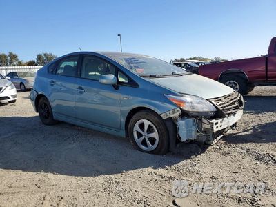 Czwarte zdjęcie samochodu z boku: 2015 TOYOTA PRIUS FOUR VIN:JTDKN3DU6F1963433 - miniatura