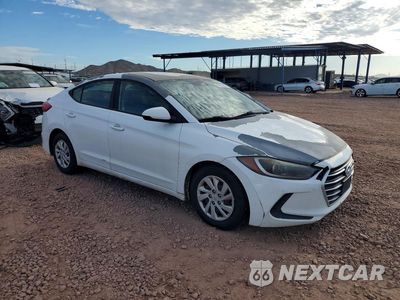 Czwarte zdjęcie samochodu z boku: 2017 HYUNDAI ELANTRA SE VIN:5NPD74LF2HH205452 - miniatura