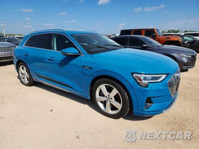 Czwarte zdjęcie samochodu z boku: 2019 AUDI E-TRON PRESTIGE VIN:WA1VABGE8KB017310 - miniatura