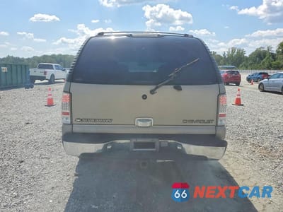 Zdjęcie 6 z 13 samochodu: 2001 CHEVROLET SUBURBAN K1500 VIN:1GNFK16T31J229268 - miniatura