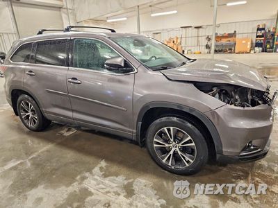 Czwarte zdjęcie samochodu z boku: 2016 TOYOTA HIGHLANDER XLE VIN:5TDJKRFH3GS227058 - miniatura