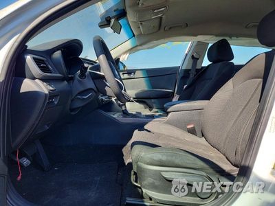 Zdjęcie 7 z 12 samochodu: 2019 KIA OPTIMA LX VIN:5XXGT4L39KG339926 - miniatura