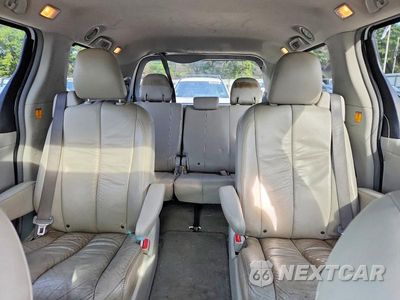 Zdjęcie 10 z 13 samochodu: 2011 TOYOTA SIENNA XLE 7-PASSENGER VIN:5TDDK3DC7BS021509 - miniatura