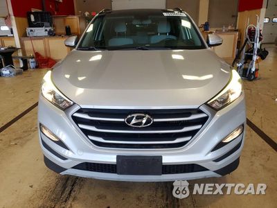 Piąte zdjęcie samochodu w środku: 2018 HYUNDAI TUCSON VALUE VIN:KM8J3CA26JU627336 - miniatura
