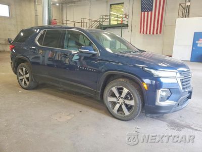 Czwarte zdjęcie samochodu z boku: 2023 CHEVROLET TRAVERSE LT VIN:1GNEVHKW7PJ153509 - miniatura