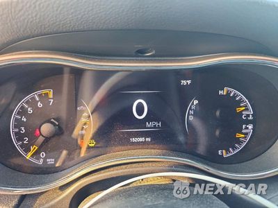 Zdjęcie 9 z 14 samochodu: 2017 JEEP GRAND CHEROKEE LAREDO VIN:1C4RJEAG0HC647487 - miniatura