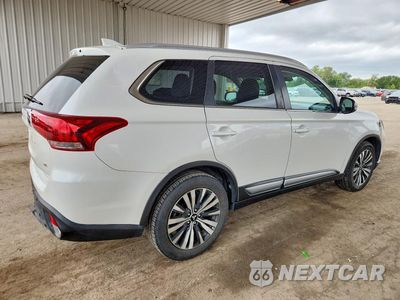 Trzecie zdjęcie samochodu z tyłu: 2020 MITSUBISHI OUTLANDER SE VIN:JA4AZ3A3XLZ019315 - miniatura