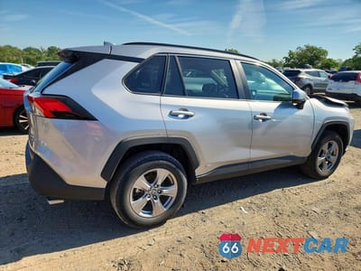 Trzecie zdjęcie samochodu z tyłu: 2025 TOYOTA RAV4 HYBRID XLE VIN:4T3RWRFV0SU164781 - miniatura