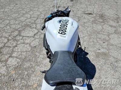 Zdjęcie 6 z 9 samochodu: 2019 SUZUKI GSX-R600 VIN:JS1GN7FA2K7100159 - miniatura