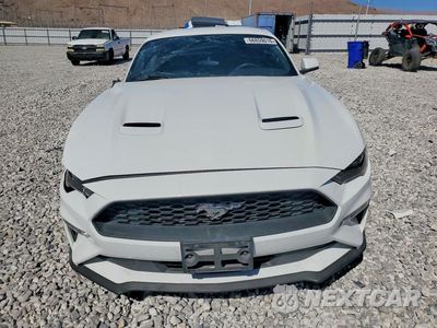Piąte zdjęcie samochodu w środku: 2020 FORD MUSTANG VIN:1FA6P8TH2L5126198 - miniatura