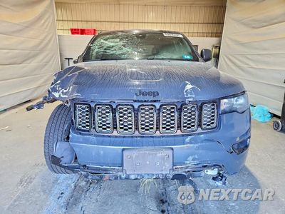 Piąte zdjęcie samochodu w środku: 2018 JEEP GRAND CHEROKEE LAREDO VIN:1C4RJFAG2JC249872 - miniatura