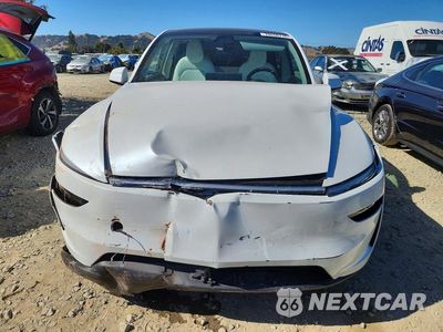 Piąte zdjęcie samochodu w środku: 2026 TESLA MODEL Y VIN:7SAYGDEE8TF330133 - miniatura