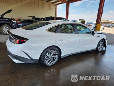 Trzecie zdjęcie samochodu z tyłu: 2026 HYUNDAI SONATA HYBRID BLUE VIN:KMHL24JJXTA161925 - miniatura