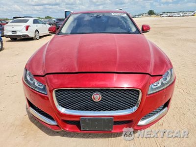 Piąte zdjęcie samochodu w środku: 2020 JAGUAR XF PREMIUM VIN:SAJBD4FX6LCY84832 - miniatura
