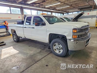 Czwarte zdjęcie samochodu z boku: 2019 CHEVROLET SILVERADO K2500 HEAVY DUTY VIN:2GC2KREG7K1222961 - miniatura