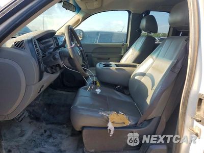 Zdjęcie 7 z 12 samochodu: 2013 CHEVROLET SILVERADO C2500 HEAVY DUTY VIN:1GC2CVCG4DZ193745 - miniatura