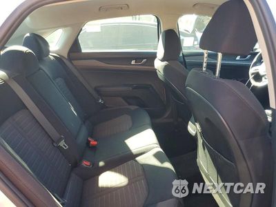 Zdjęcie 10 z 12 samochodu: 2025 KIA K5 LXS VIN:KNAG24J71S5362465 - miniatura