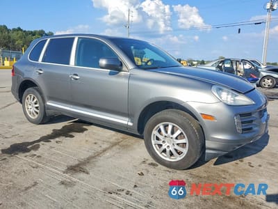 Czwarte zdjęcie samochodu z boku: 2010 PORSCHE CAYENNE VIN:WP1AA2AP9ALA03826 - miniatura