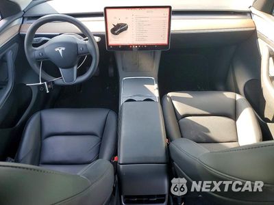 Zdjęcie 8 z 12 samochodu: 2025 TESLA MODEL Y VIN:7SAYGDED1SF304611 - miniatura