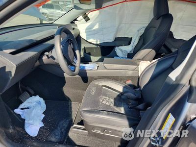 Zdjęcie 7 z 13 samochodu: 2026 TESLA MODEL Y VIN:7SAYGDEE2TA382791 - miniatura