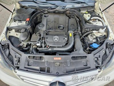 Zdjęcie 11 z 12 samochodu: 2012 MERCEDES-BENZ C-CLASS C250 RWD VIN:WDDGF4HB1CA606535 - miniatura