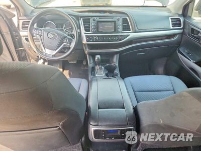 Zdjęcie 8 z 13 samochodu: 2015 TOYOTA HIGHLANDER LE VIN:5TDZKRFH9FS060240 - miniatura