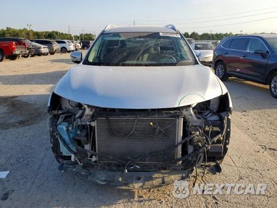 Piąte zdjęcie samochodu w środku: 2018 NISSAN ROGUE SV VIN:KNMAT2MV3JP559743 - miniatura