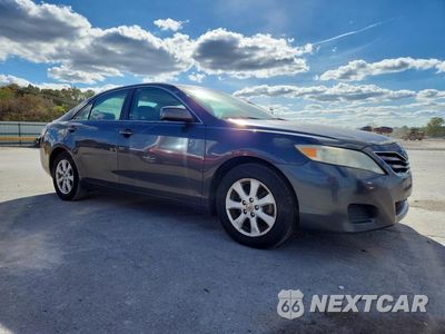 Czwarte zdjęcie samochodu z boku: 2010 TOYOTA CAMRY LE VIN:4T1BF3EK1AU554513 - miniatura
