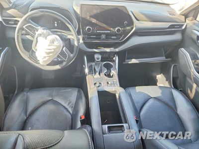 Zdjęcie 8 z 13 samochodu: 2024 TOYOTA HIGHLANDER LIMITED VIN:5TDKDRAH8RS546125 - miniatura